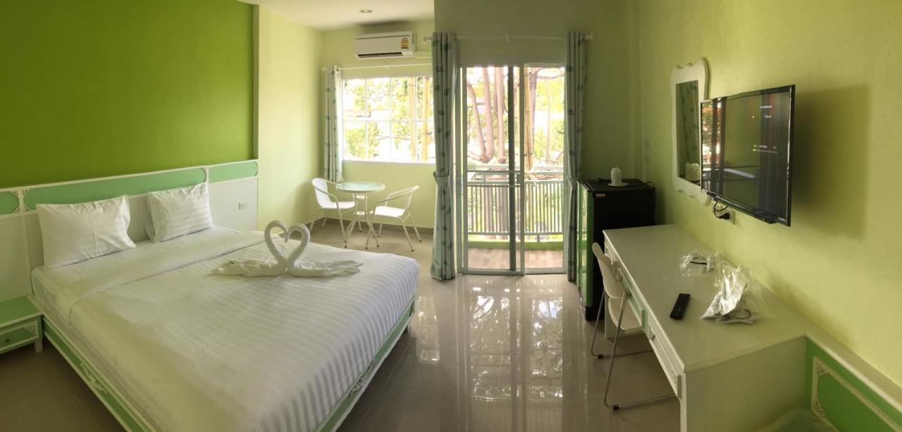 Holland Resort Phuket Extérieur photo