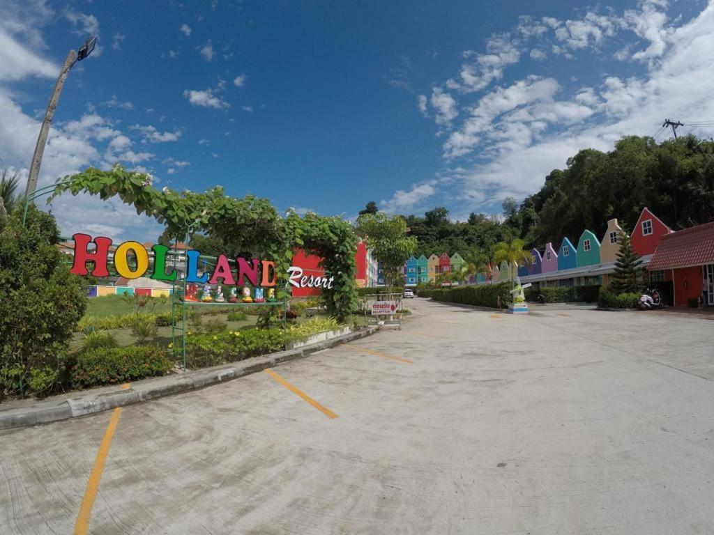 Holland Resort Phuket Extérieur photo