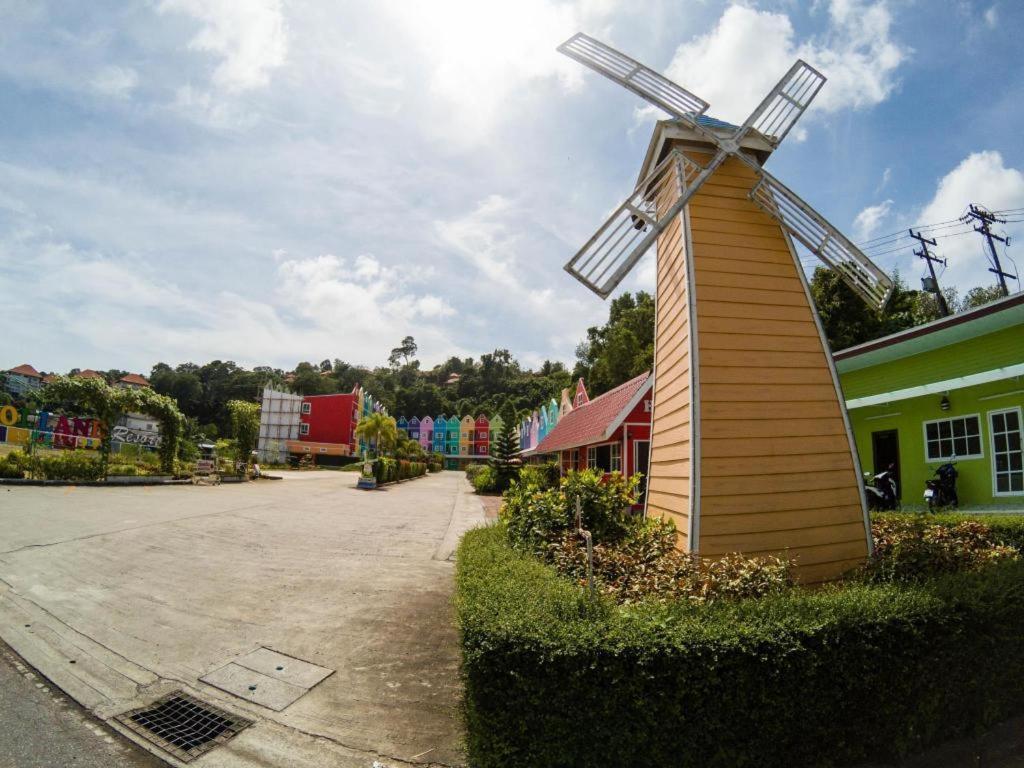 Holland Resort Phuket Extérieur photo