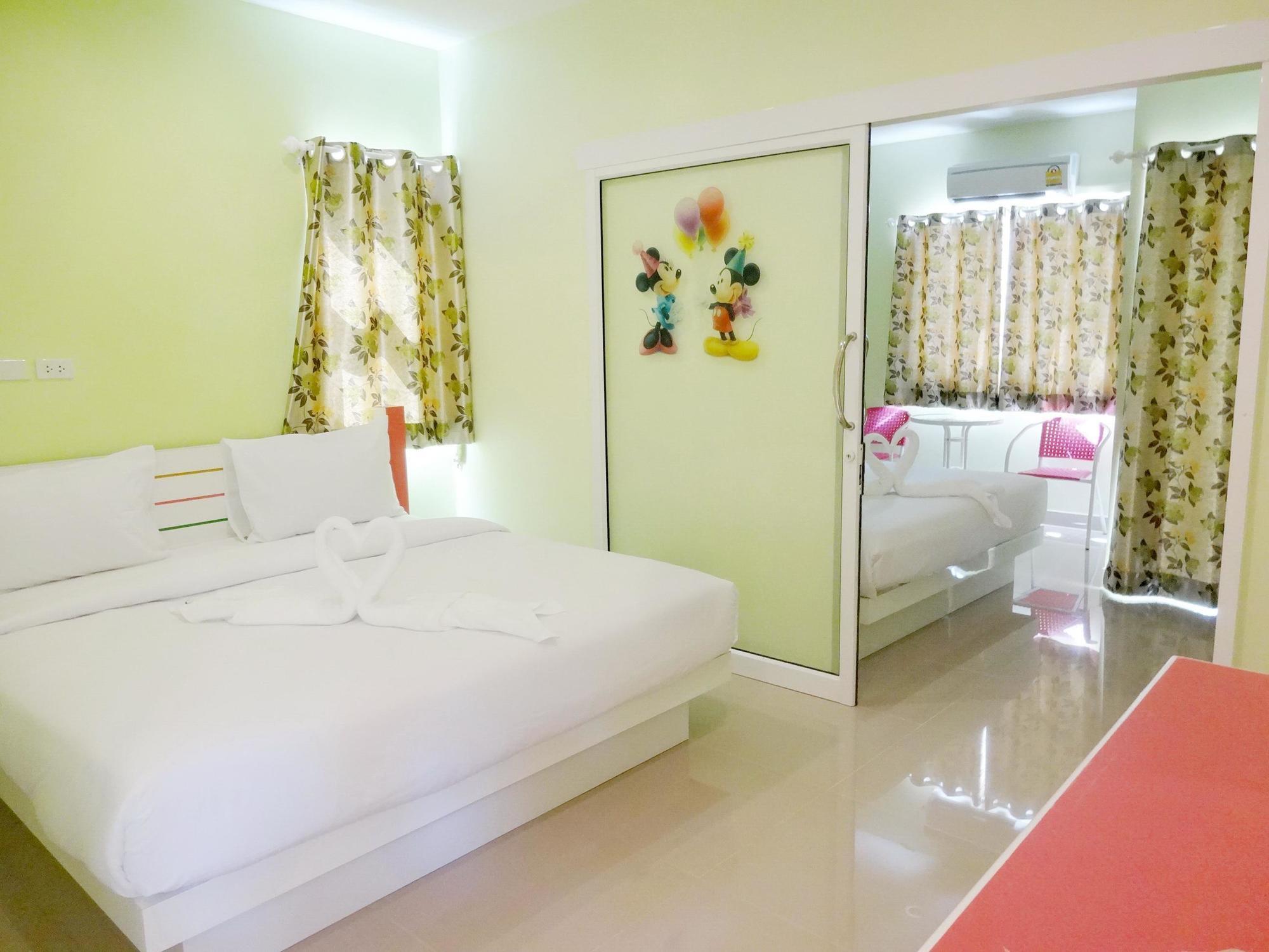 Holland Resort Phuket Extérieur photo