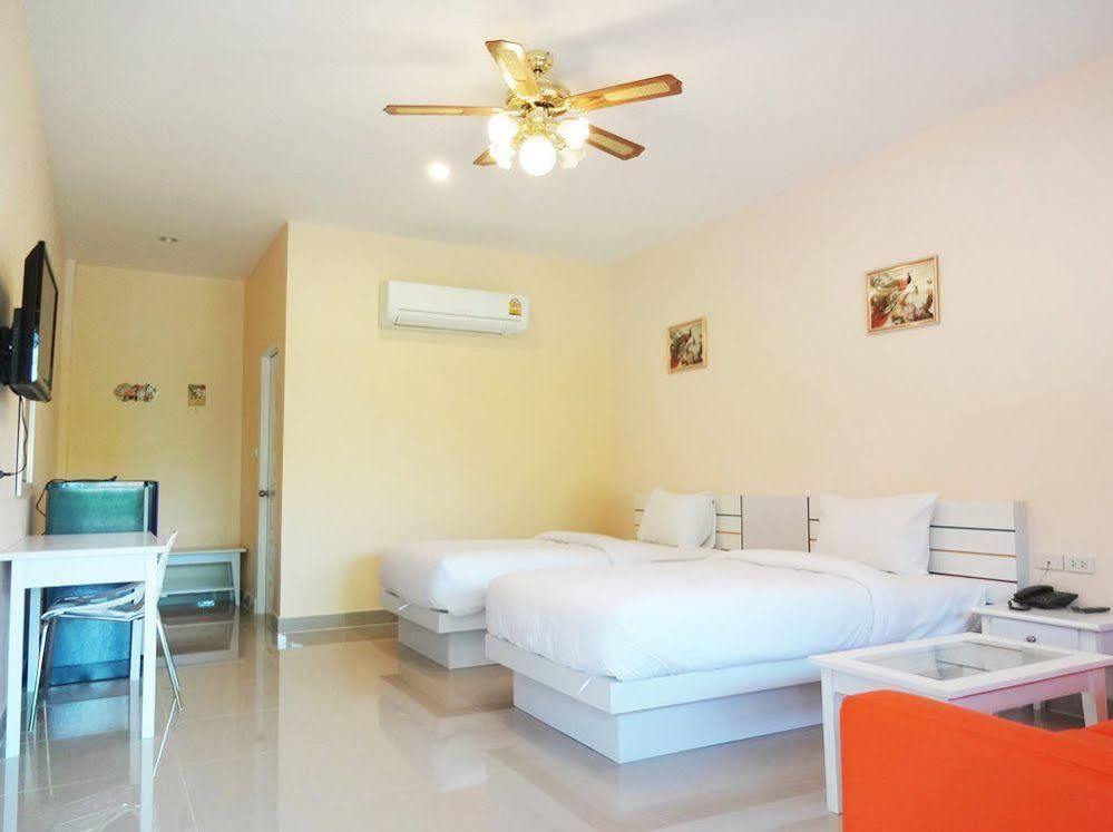 Holland Resort Phuket Extérieur photo