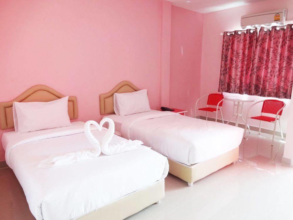 Holland Resort Phuket Extérieur photo